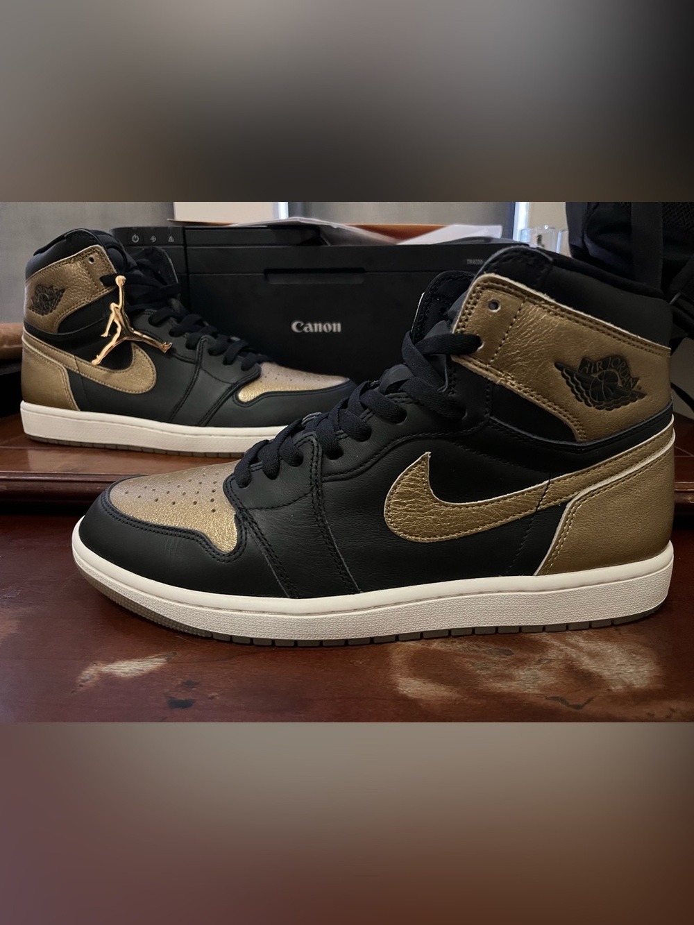 Jordan 1 retro og high gold black size 12